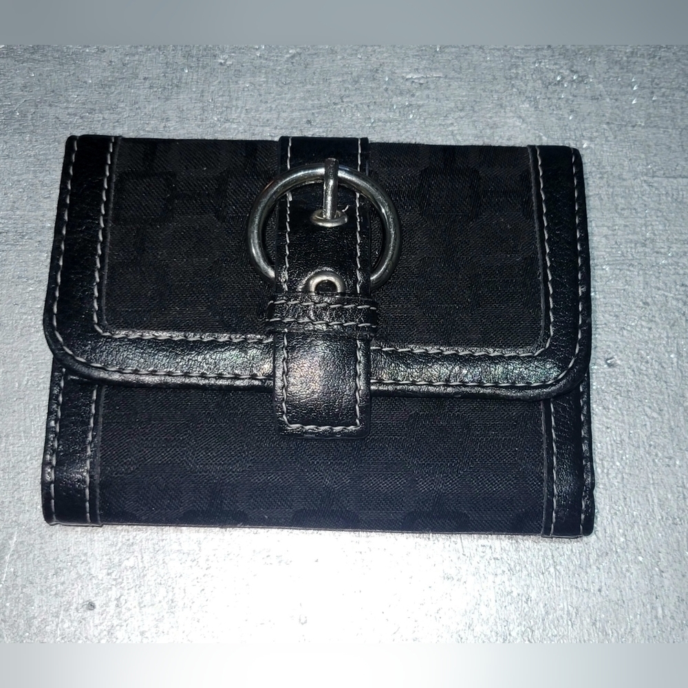Mini tri-fold wallet